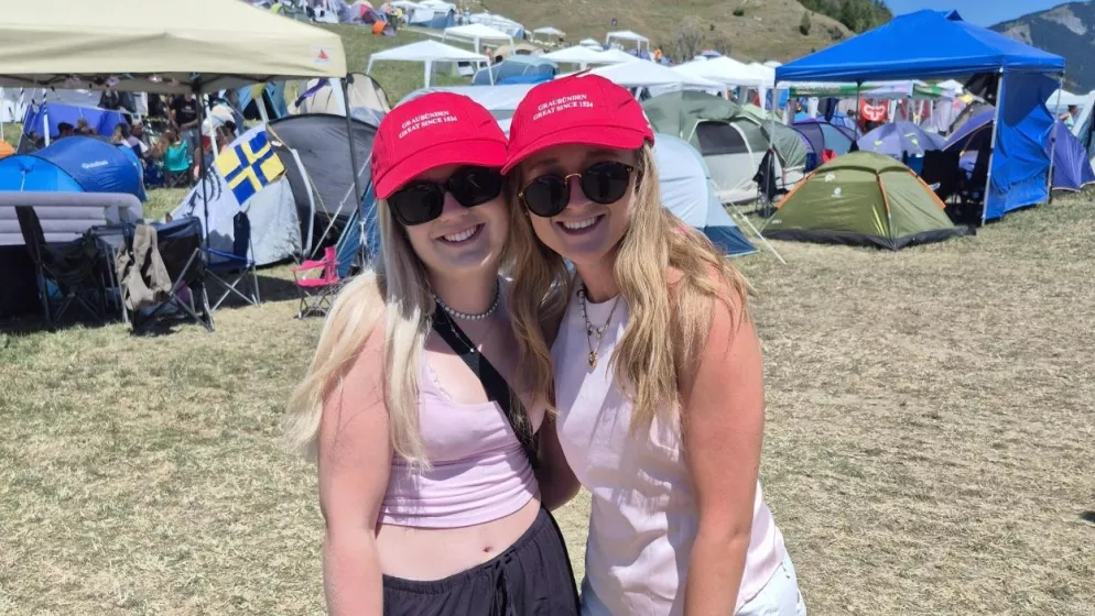 Gianna aus Davos und Julia aus Pany sind grosse Trauffer Fans