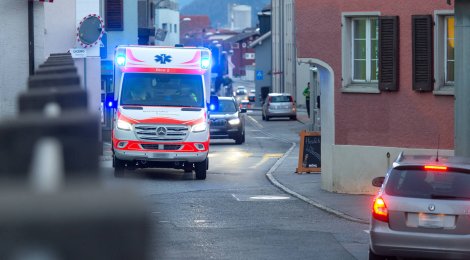 Aus dem Weg, wenn die Sirene heult