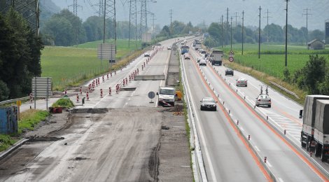 Sicher durch die Autobahnbaustelle fahren