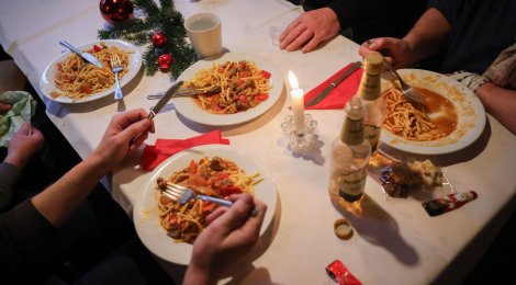 Wie wirkt sich das Weihnachtsessen auf den Schlaf aus?