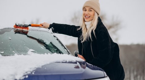 Im Winter solltet ihr diese Dinge im Auto haben