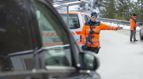So verhaltet ihr euch korrekt, wenn ihr in eine Polizeikontrolle kommt