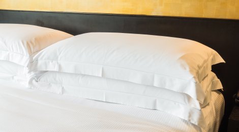 Welche Kopfposition ist beim Schlafen vorteilhaft?