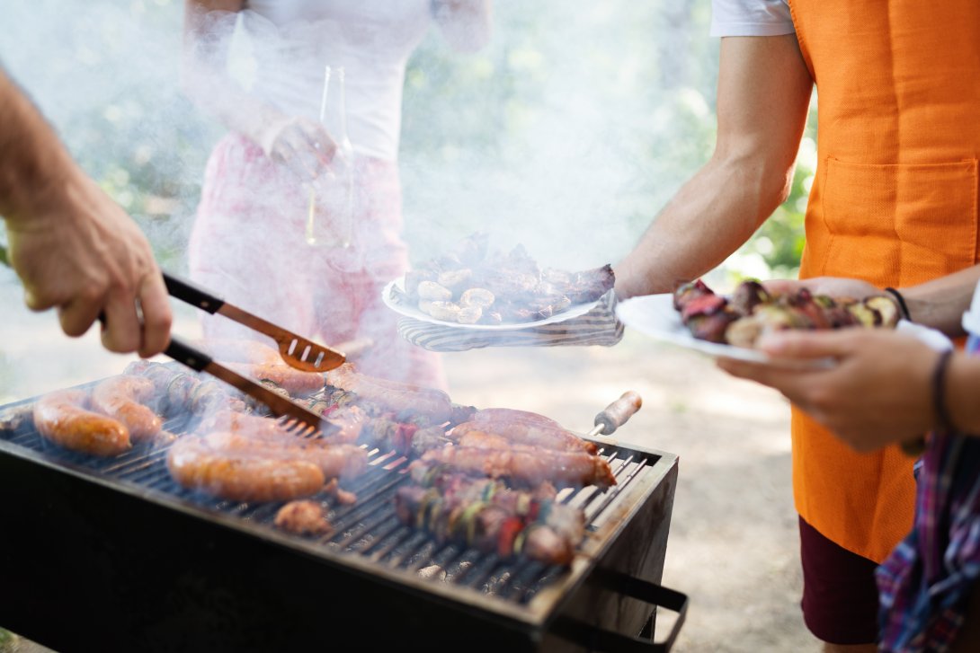Garten-Party im Sommer: Wie finde ich den passenden Grill?