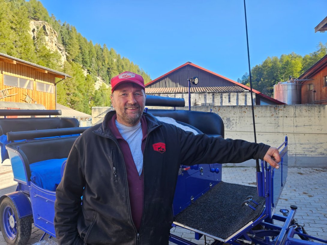 Zu Gast auf dem abwechslungsreichen Bauernhof von Toni Giovanoli